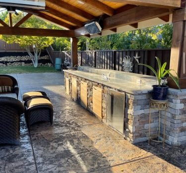 Outdoor Kitchens 12